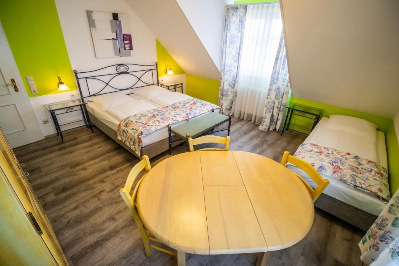Hotel Gasthof Roessle Weingarten  Esterno foto