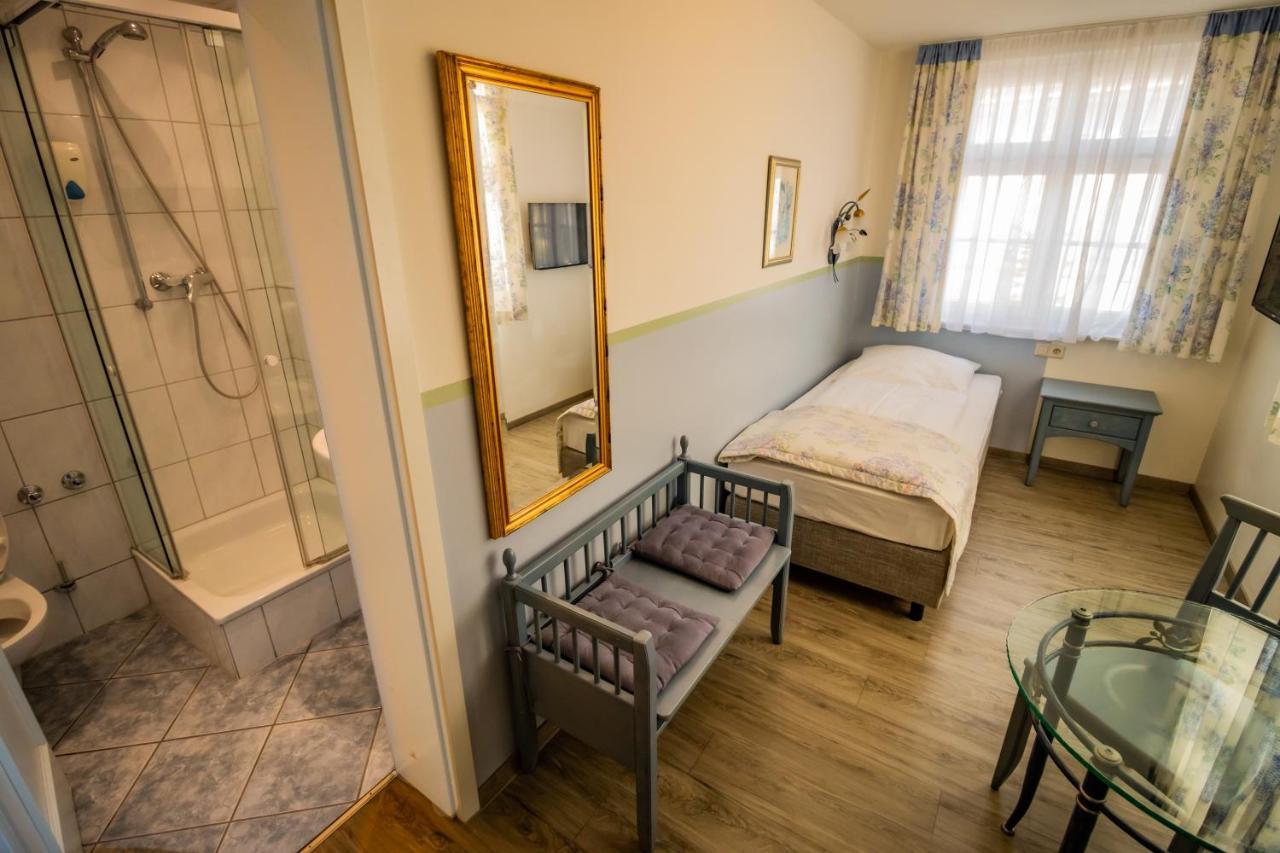 Hotel Gasthof Roessle Weingarten  Esterno foto